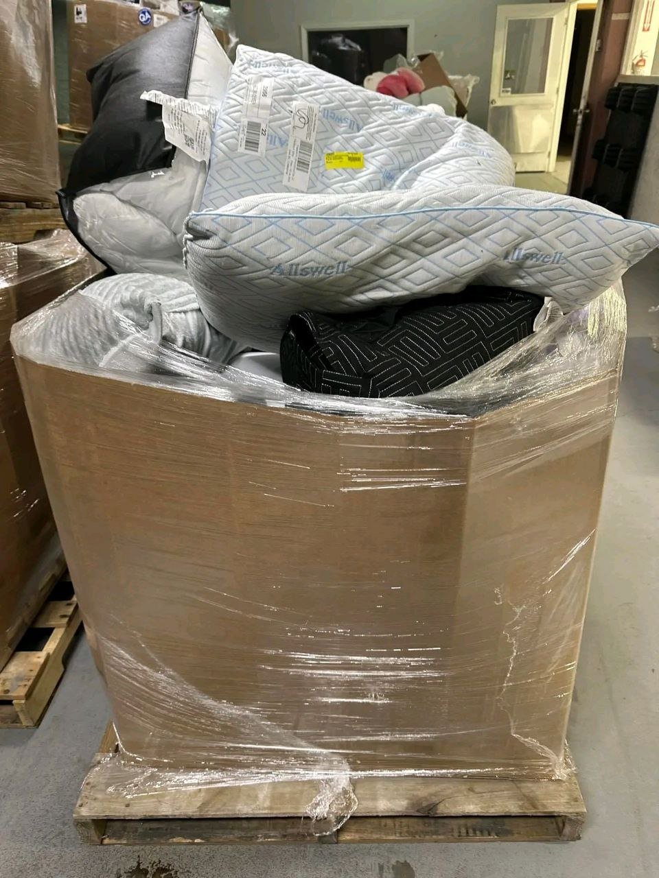 Walmart General Merchandise Truckload - Image 6